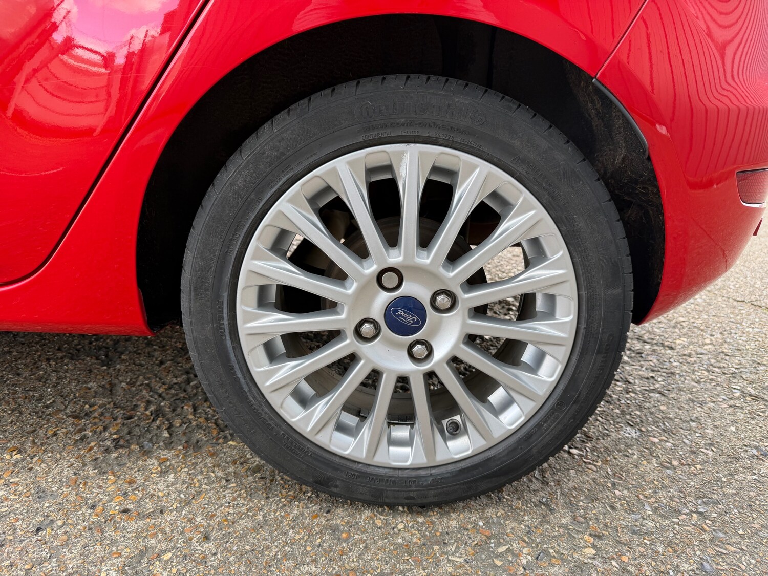 Used Ford Fiesta 2015 for sale - 77890188: Photo 14