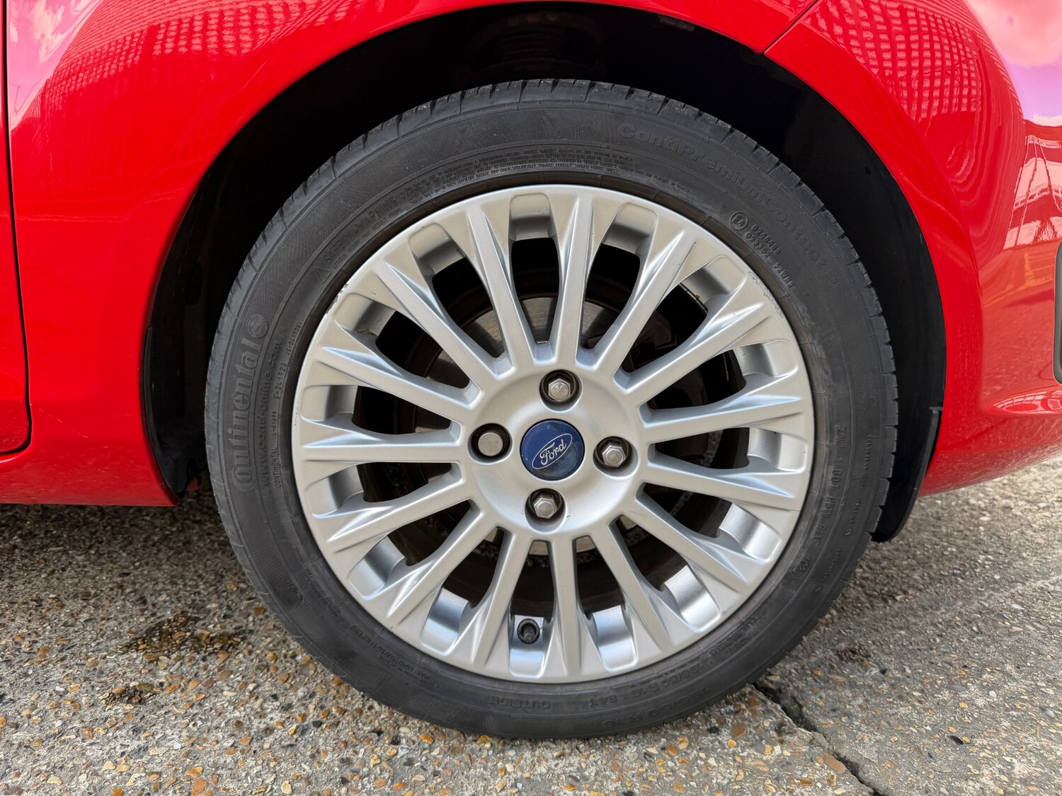 Used Ford Fiesta 2015 for sale - 77890188: Photo 16