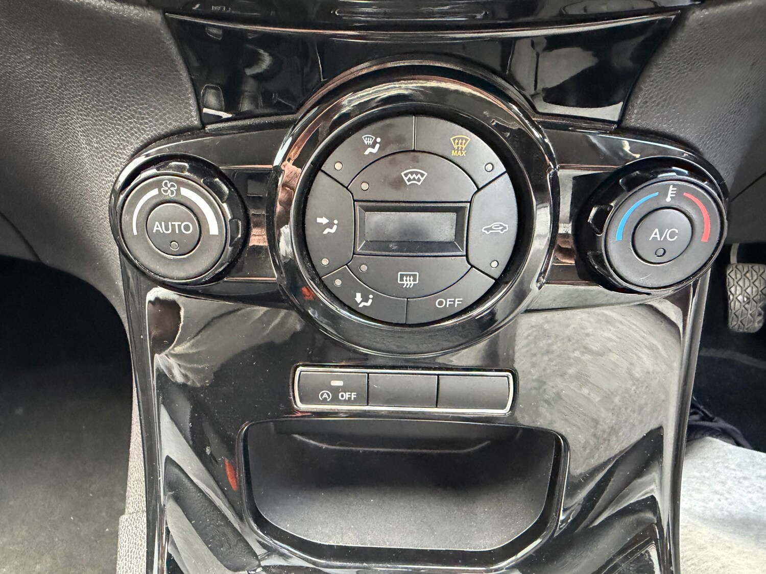 Used Ford Fiesta 2015 for sale - 77890188: Photo 26