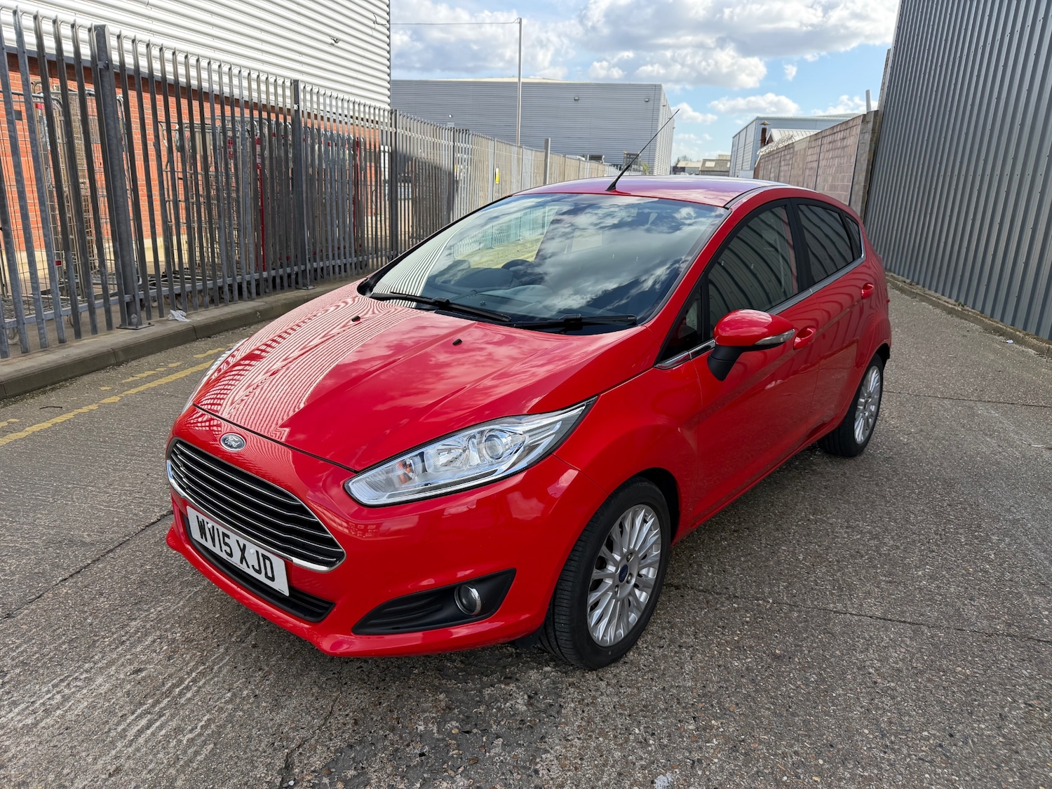 Used Ford Fiesta 2015 for sale - 77890188: Photo 3