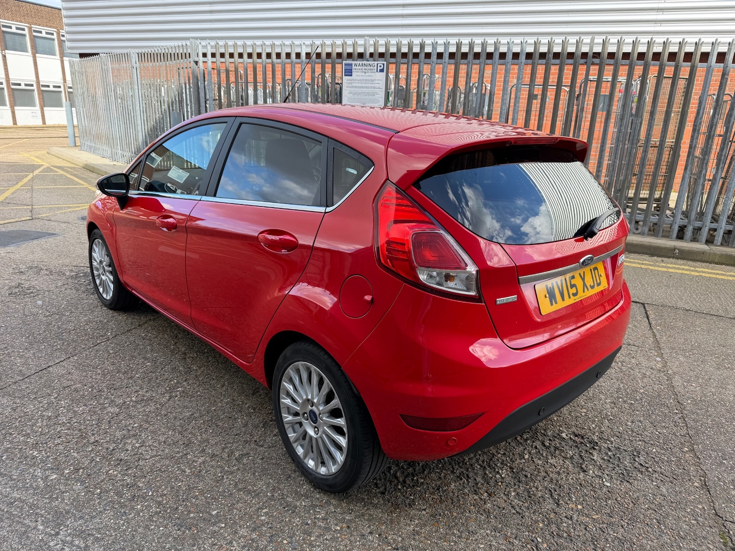 Used Ford Fiesta 2015 for sale - 77890188: Photo 5