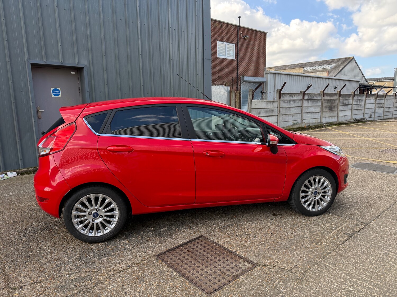 Used Ford Fiesta 2015 for sale - 77890188: Photo 8