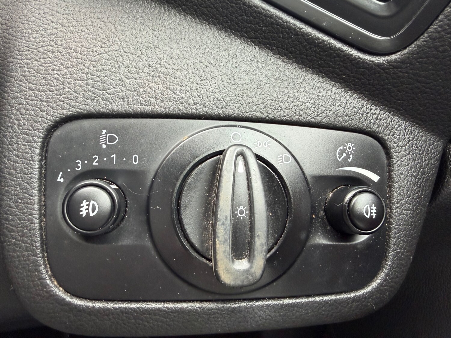 Used Ford C-Max 2015 for sale - 78151029: Photo 13