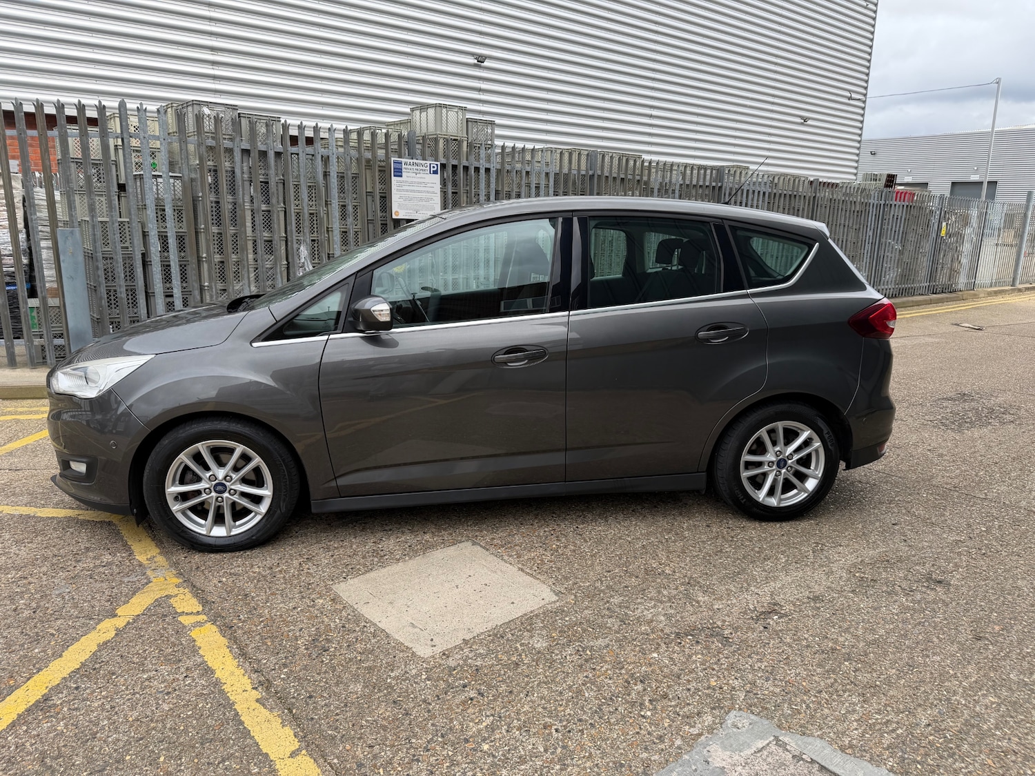 Used Ford C-Max 2015 for sale - 78151029: Photo 4
