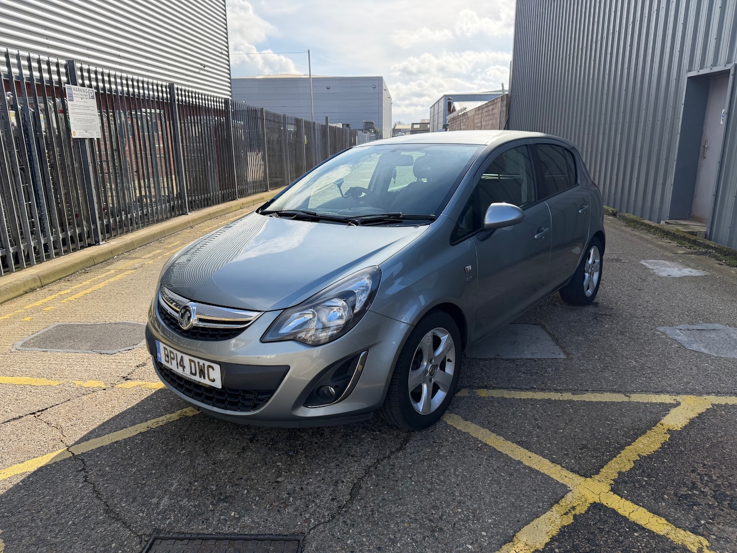 Used Vauxhall Corsa 2014 for sale - 77702808: Photo 3