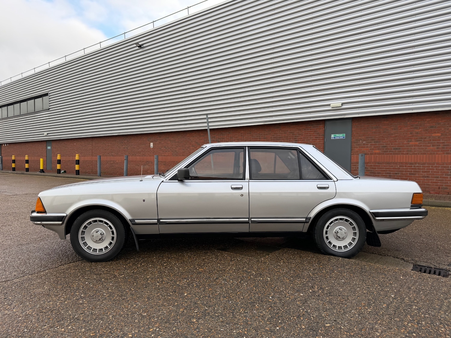 Used Ford Granada 1984 for sale - 77622584: Photo 4