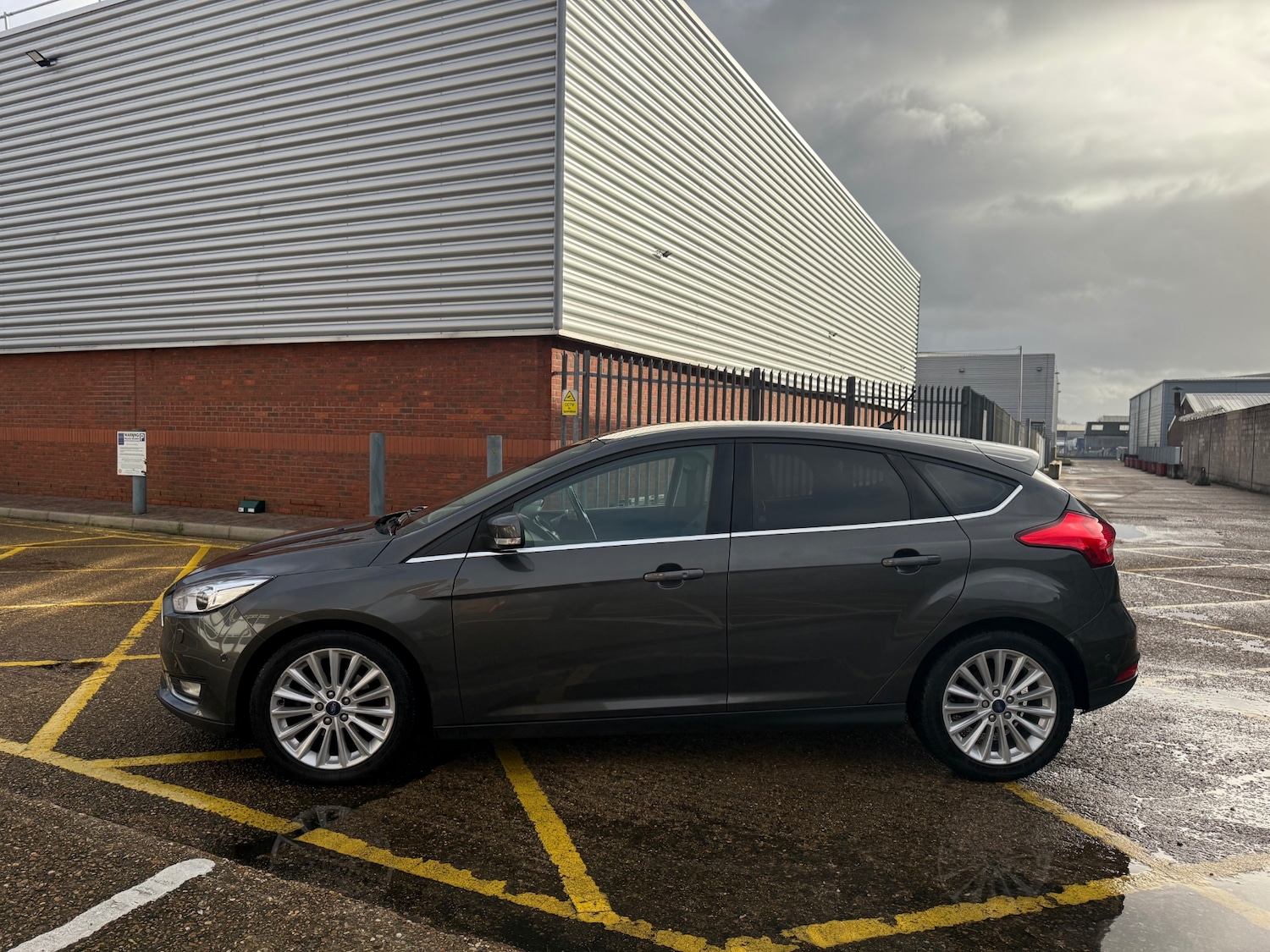 Used Ford Focus 2017 for sale - 77617383: Photo 5