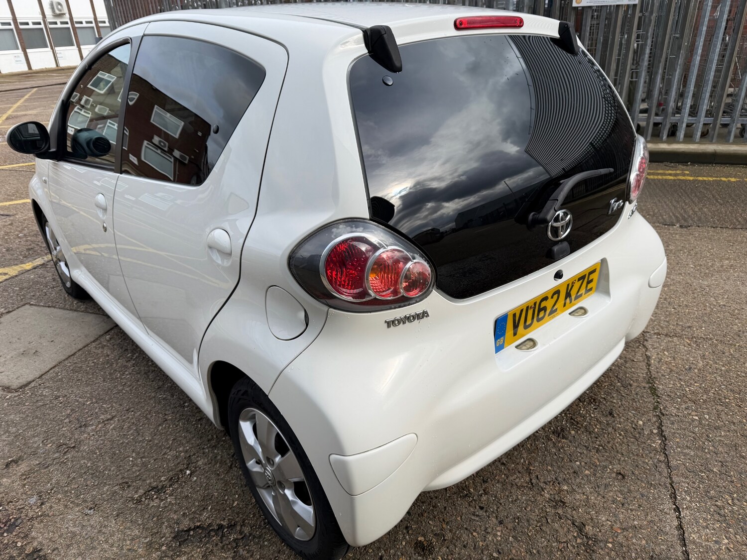 Used Toyota AYGO 2012 for sale - 77702816: Photo 10