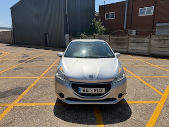 Used Peugeot 208 2013 for sale - 79190653: Photo