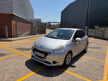 Used Peugeot 208 2013 for sale - 79190653: Photo