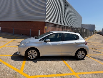 Used Peugeot 208 2013 for sale - 79190653: Photo
