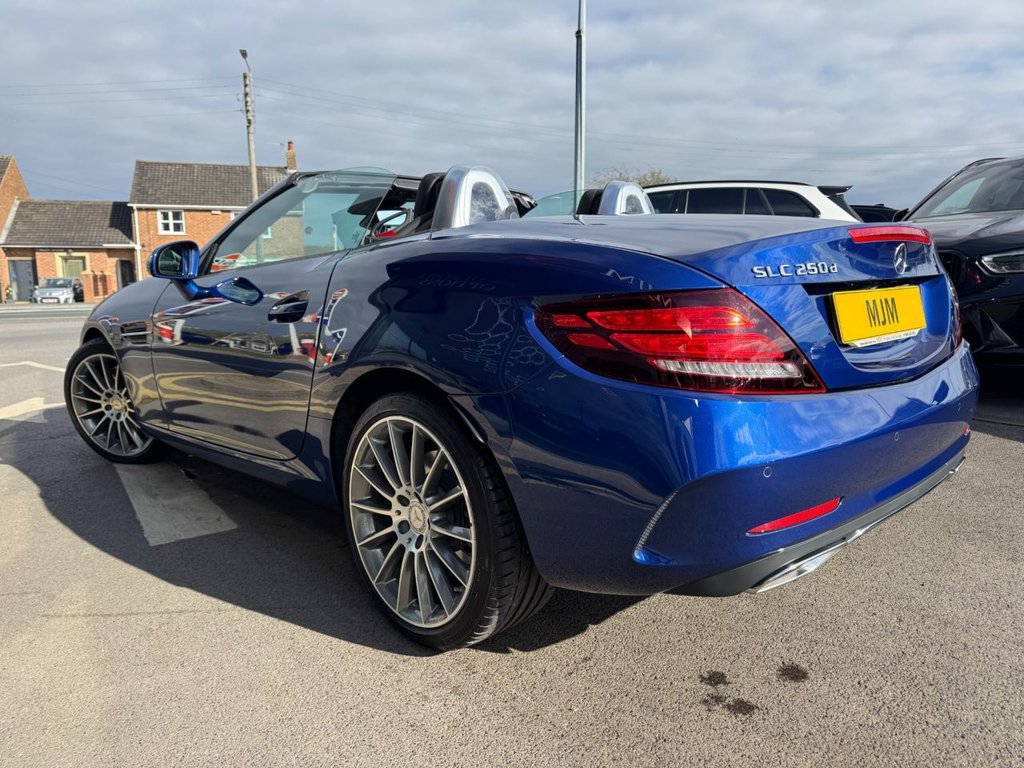 Used Mercedes-Benz SLC 2017 for sale - 78096936: Photo 2