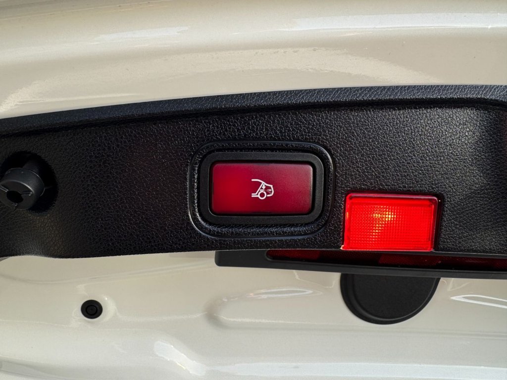 Used Mercedes-Benz C Class 2019 for sale - 76385860: Photo 37