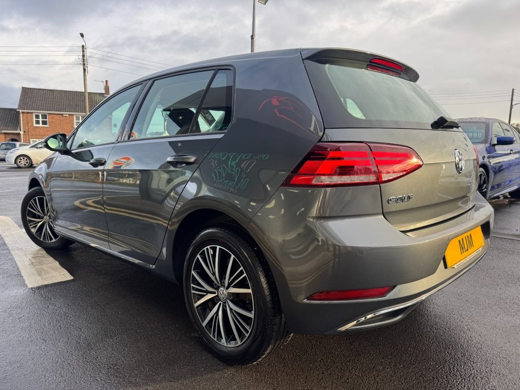 Used Volkswagen Golf 2018 for sale - 76617977: Photo 2