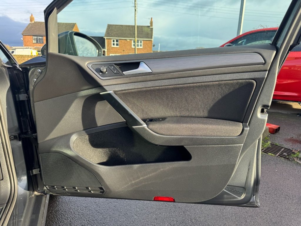 Used Volkswagen Golf 2018 for sale - 76617977: Photo 39