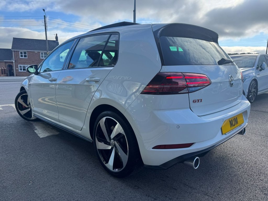 Used Volkswagen Golf 2018 for sale - 76223229: Photo 2