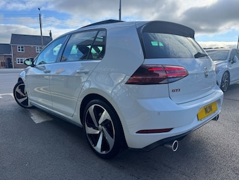 Used Volkswagen Golf 2018 for sale - 76223229: Photo 2
