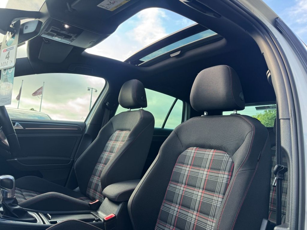 Used Volkswagen Golf 2018 for sale - 76223229: Photo 3