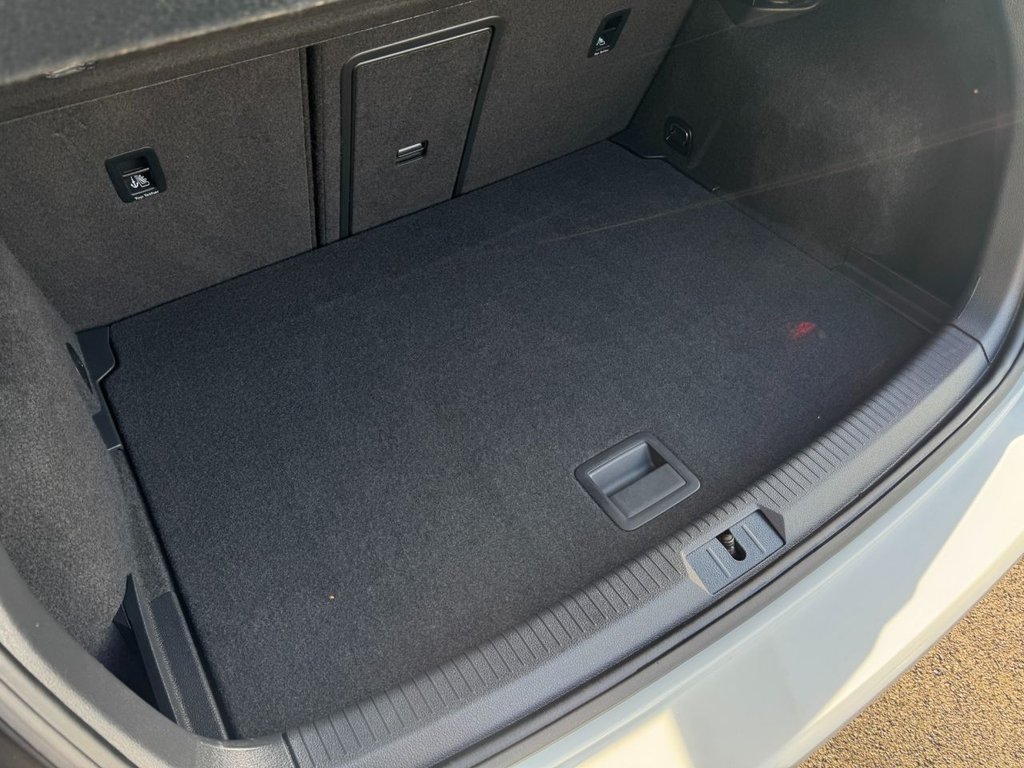 Used Volkswagen Golf 2018 for sale - 76223229: Photo 33