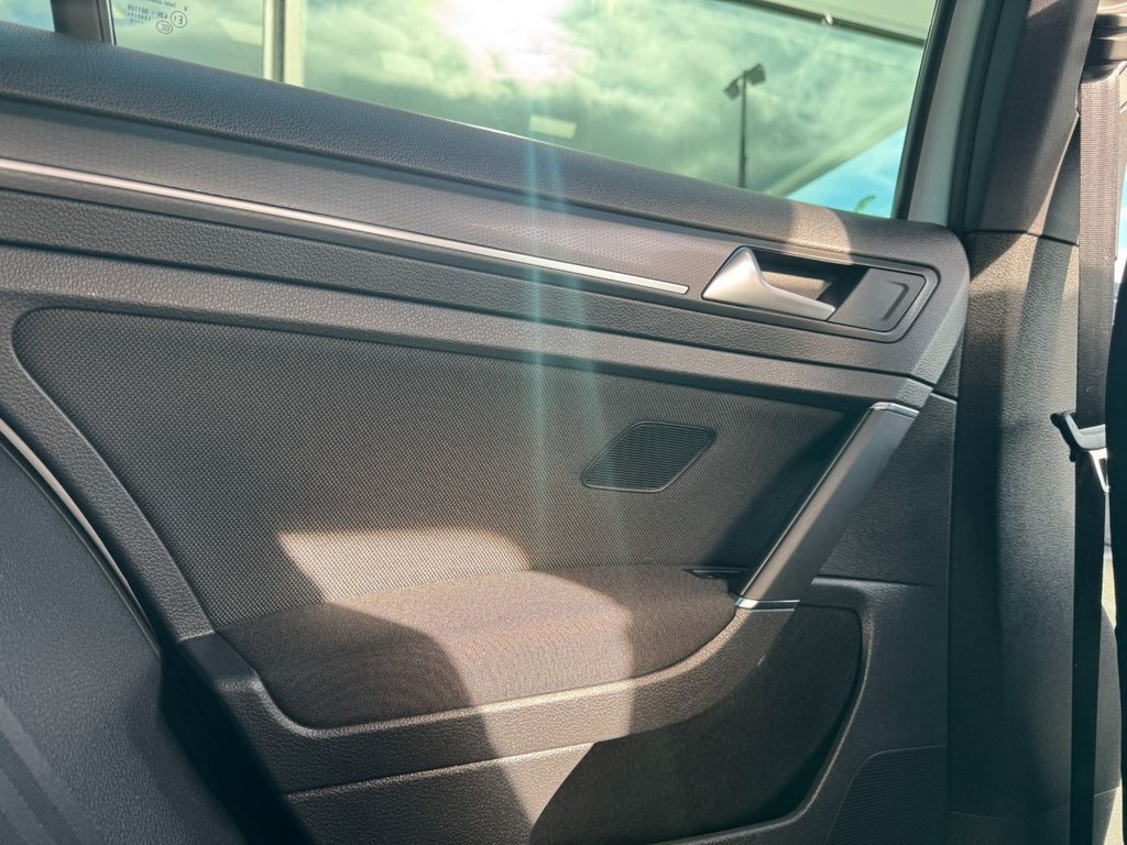 Used Volkswagen Golf 2018 for sale - 76223229: Photo 40