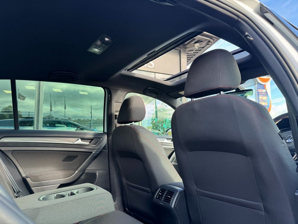 Used Volkswagen Golf 2018 for sale - 76223229: Photo 43