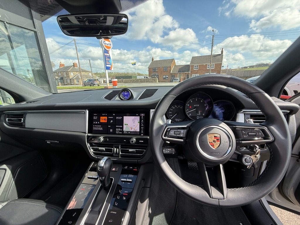 Used Porsche Macan 2023 for sale - 78149238: Photo 16