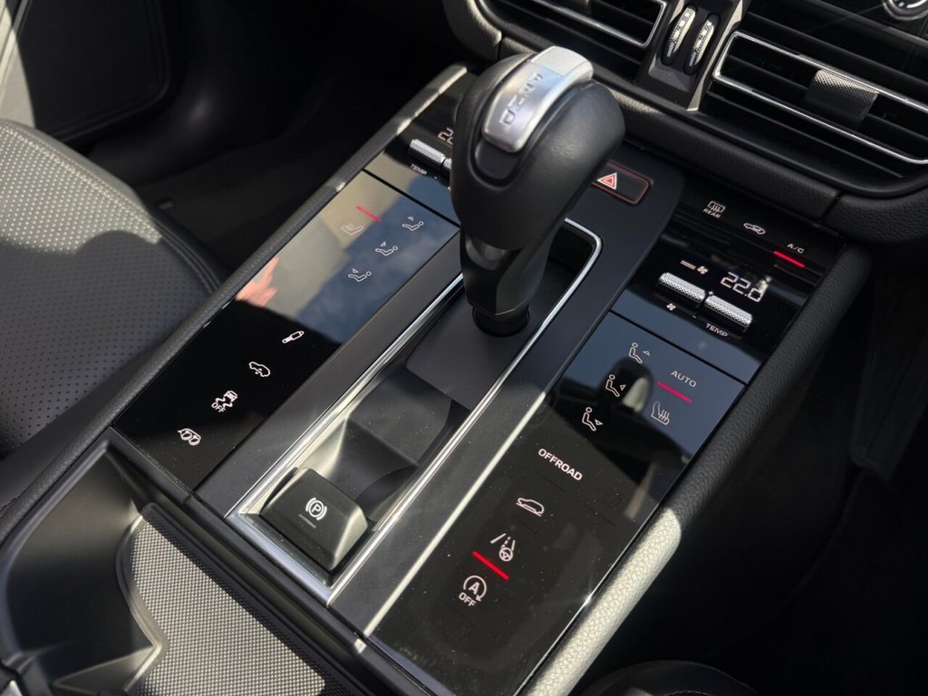 Used Porsche Macan 2023 for sale - 78149238: Photo 20