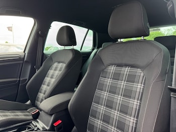 Used Volkswagen Golf 2018 for sale - 75037507: Photo