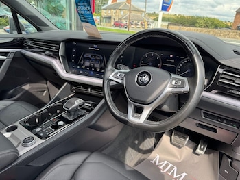 Used Volkswagen Touareg 2019 for sale - 75444420: Photo
