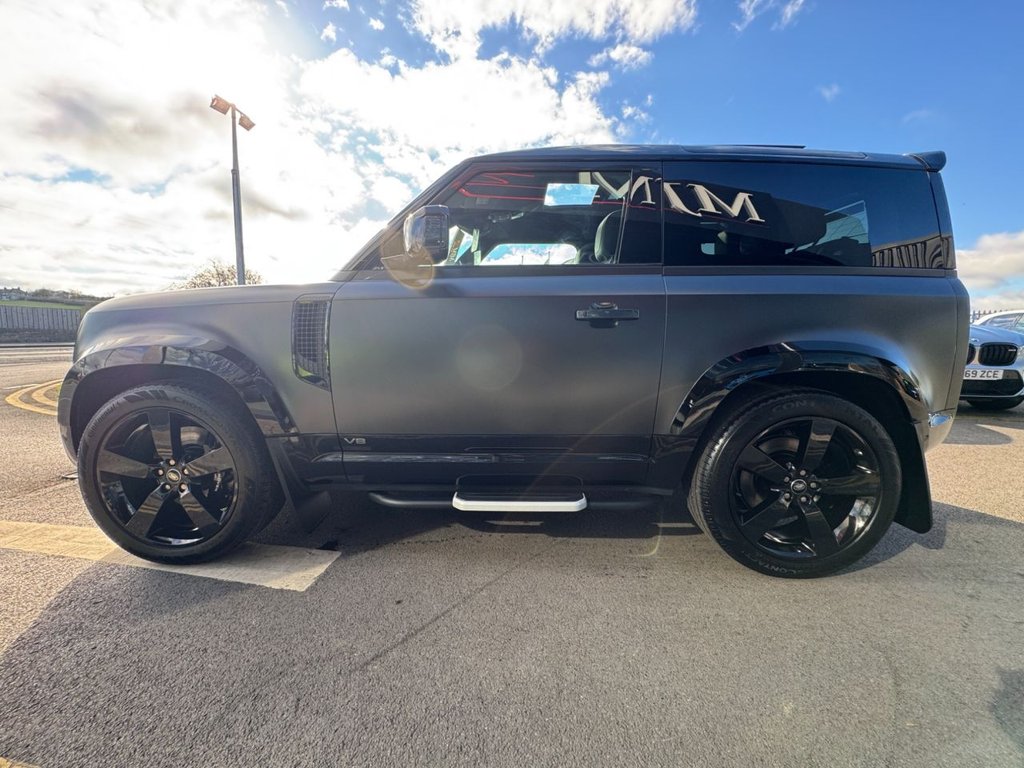 Used Land Rover Defender 2022 for sale - 78068349: Photo 11