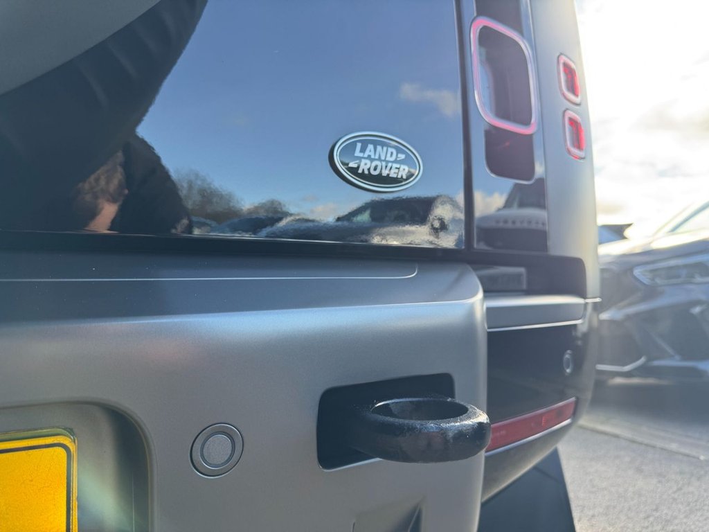 Used Land Rover Defender 2022 for sale - 78068349: Photo 32