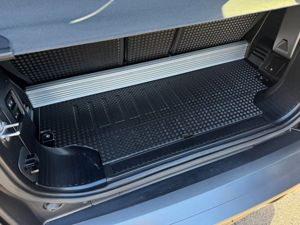 Used Land Rover Defender 2022 for sale - 78068349: Photo 37