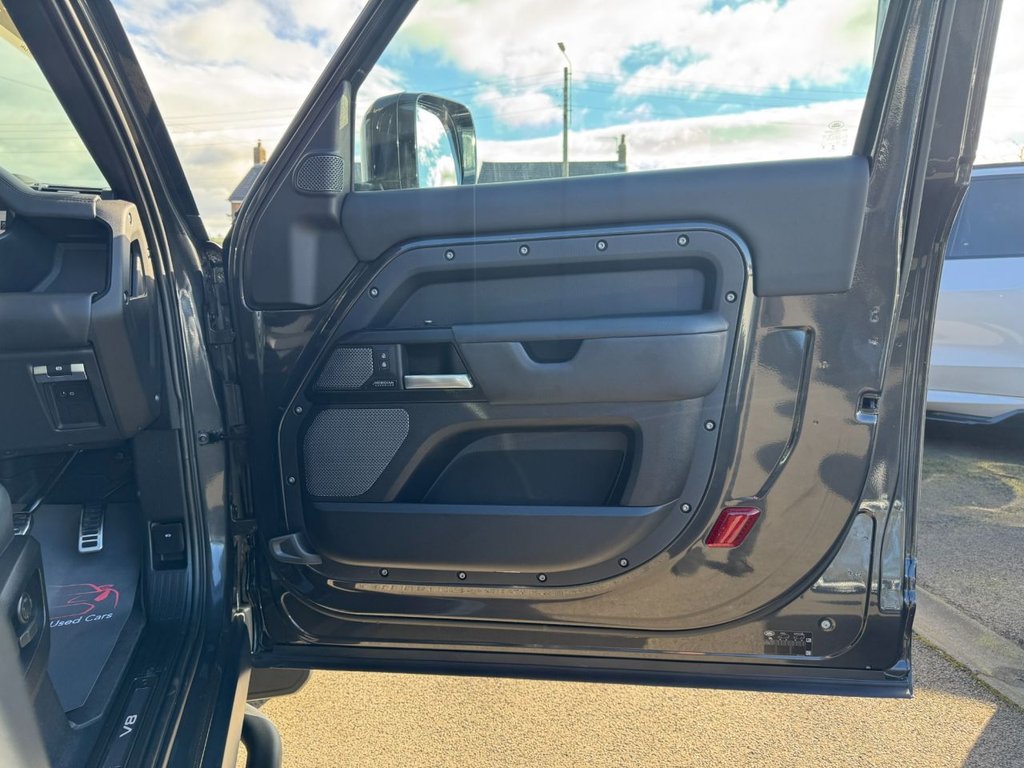 Used Land Rover Defender 2022 for sale - 78068349: Photo 48