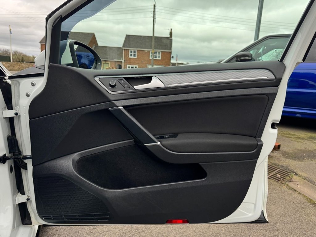 Used Volkswagen Golf 2019 for sale - 77904975: Photo 40