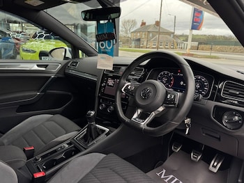 Used Volkswagen Golf 2019 for sale - 77904975: Photo