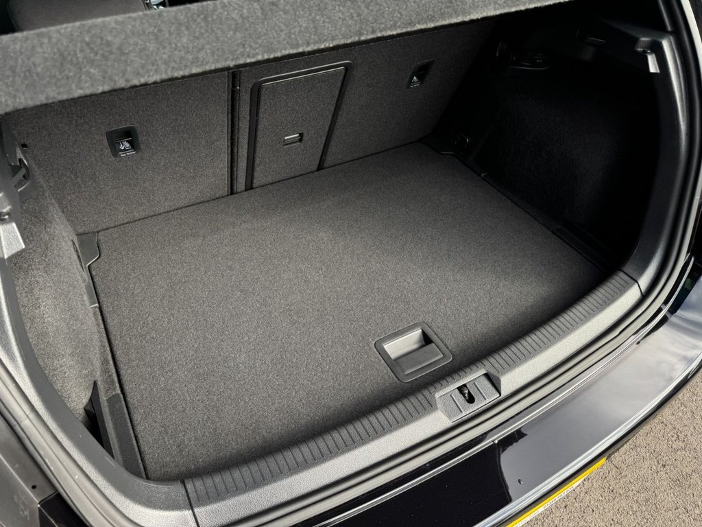 Used Volkswagen Golf 2017 for sale - 77835939: Photo 31