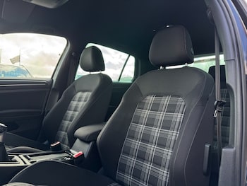 Used Volkswagen Golf 2017 for sale - 77835939: Photo