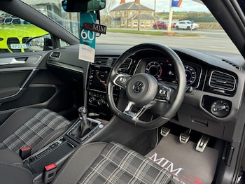 Used Volkswagen Golf 2017 for sale - 77835939: Photo