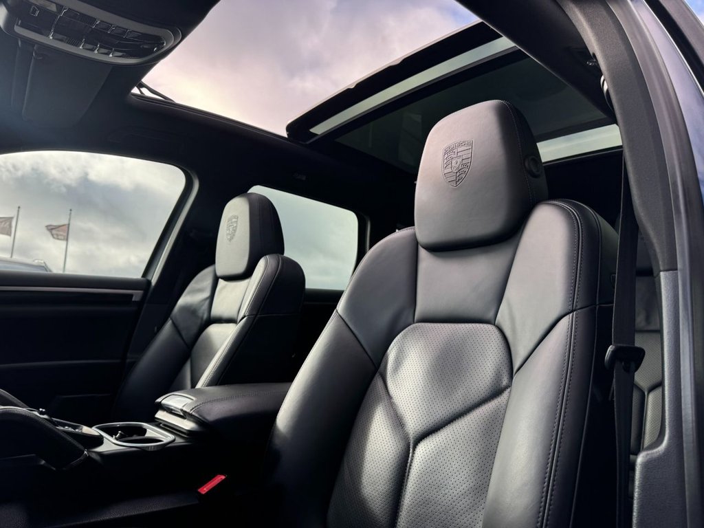 Used Porsche Cayenne 2013 for sale - 77849620: Photo 3