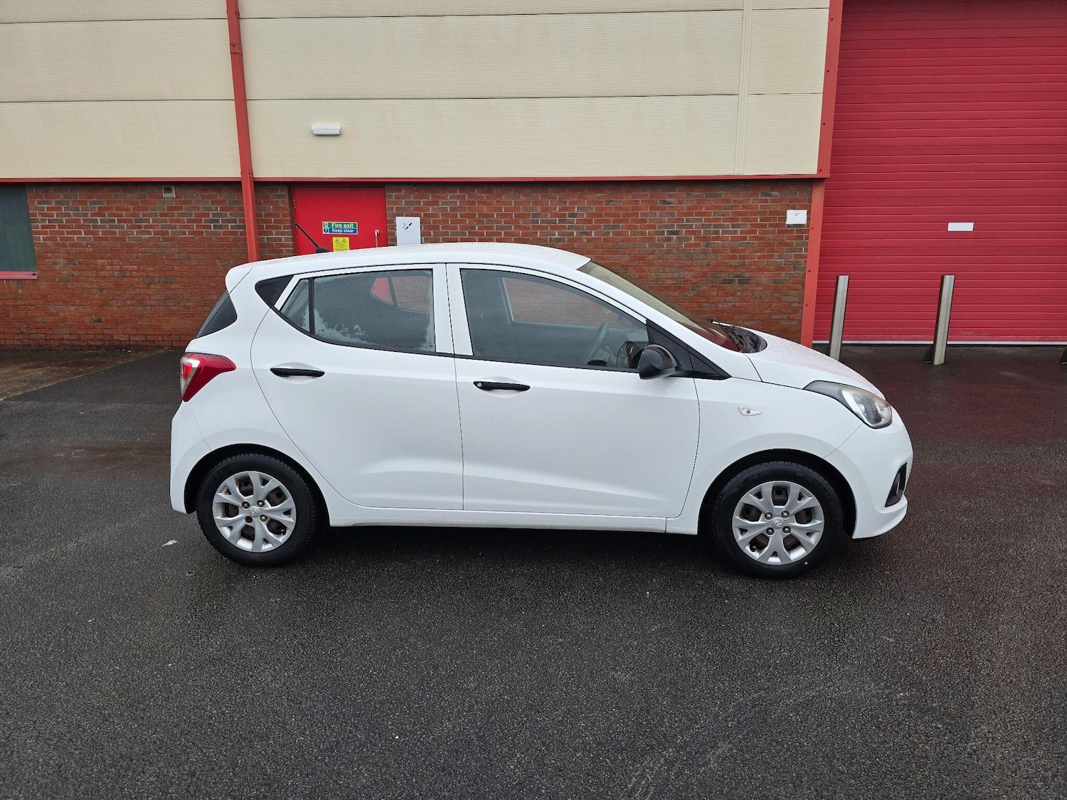 Used Hyundai i10 2014 for sale - 76866327: Photo 17