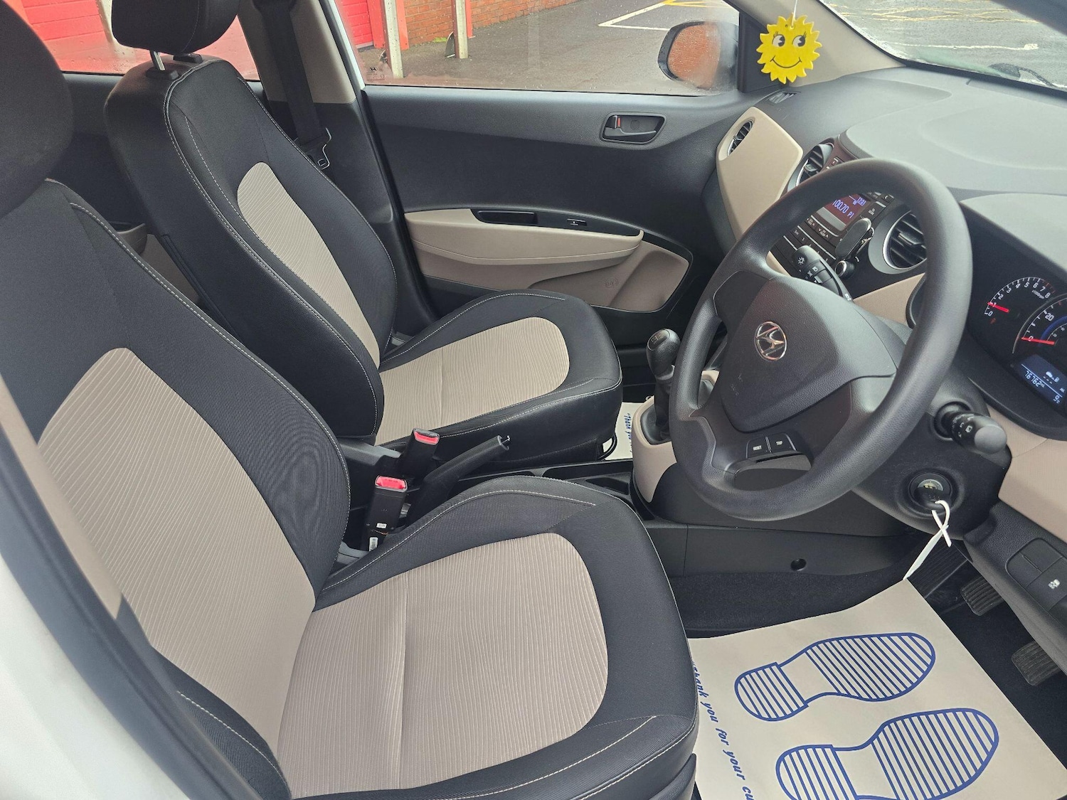 Used Hyundai i10 2014 for sale - 76866327: Photo 20