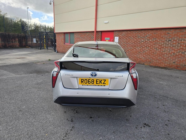 Used Toyota Prius 2018 for sale - 76336537: Photo 12