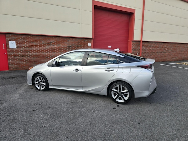 Used Toyota Prius 2018 for sale - 76336537: Photo 14