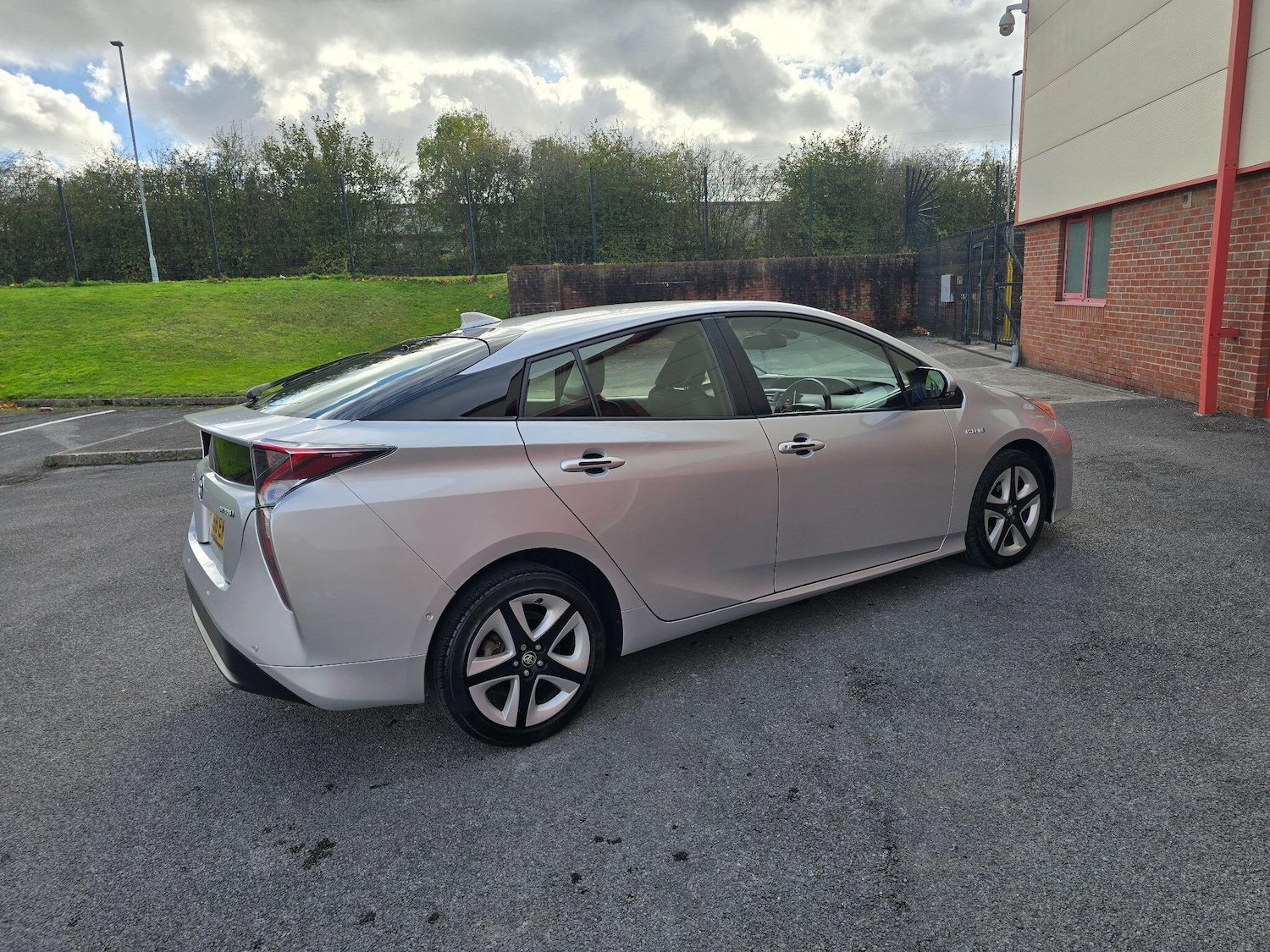 Used Toyota Prius 2018 for sale - 76336537: Photo 16