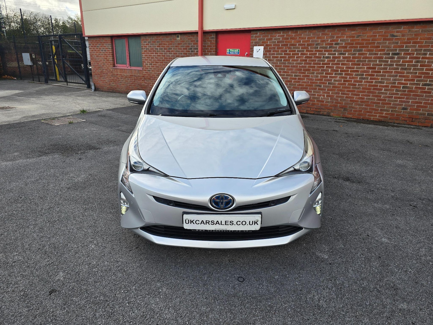 Used Toyota Prius 2018 for sale - 76336537: Photo 4