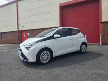 2019 (19) - 1.0 VVT-i x-play Euro 6 5dr