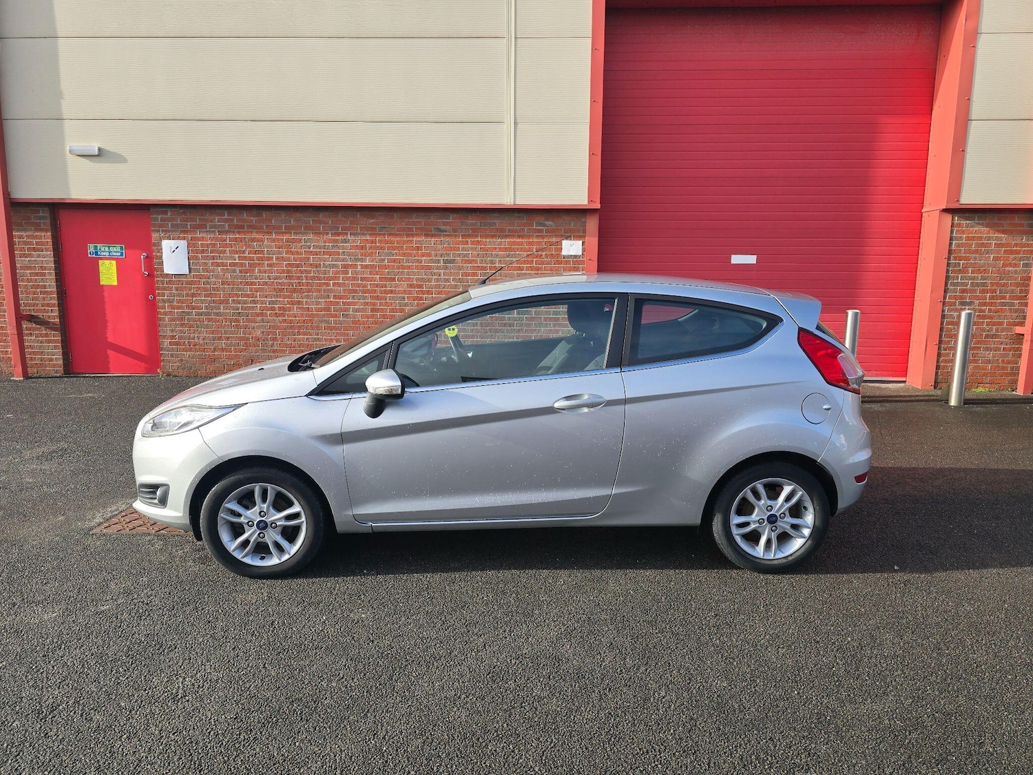 Used Ford Fiesta 2015 for sale - 77351864: Photo 11
