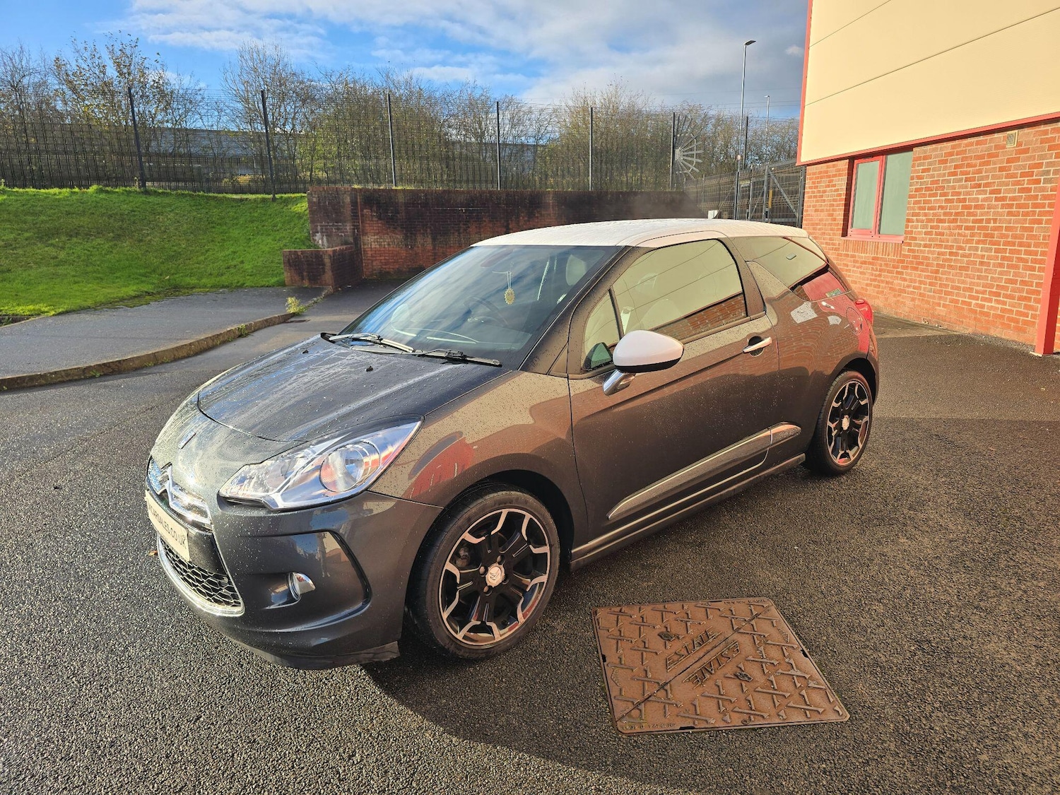 Used Citroen DS3 2013 for sale - 76689743: Photo 4