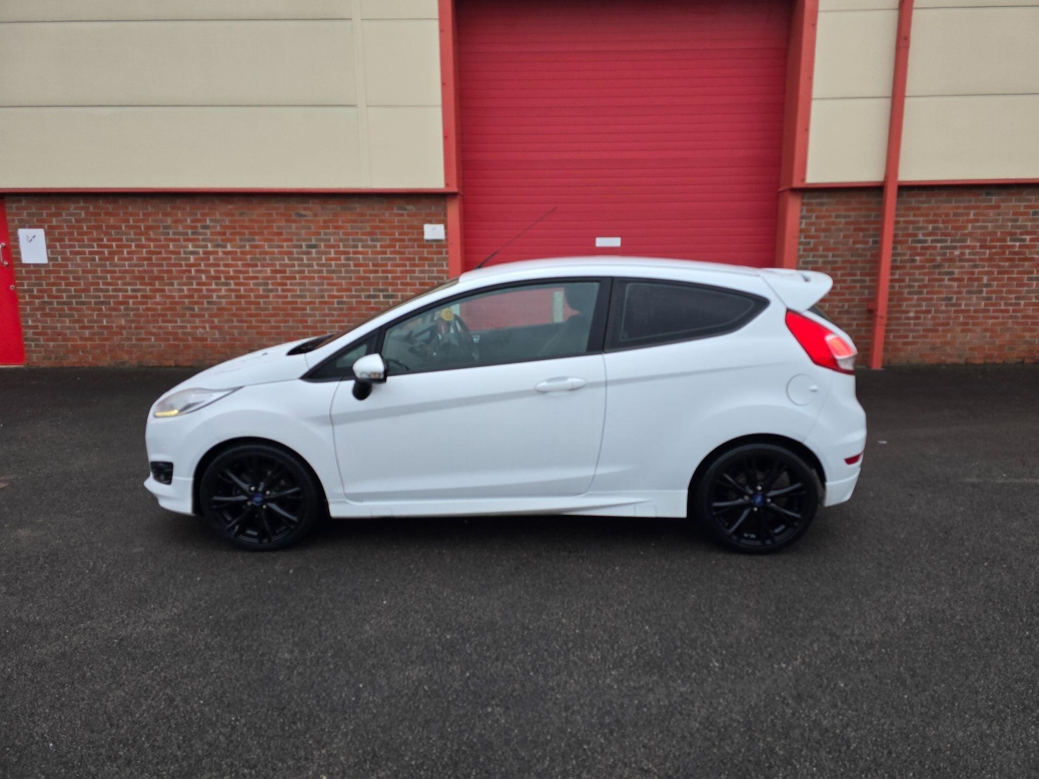 Used Ford Fiesta 2016 for sale - 77120214: Photo 2