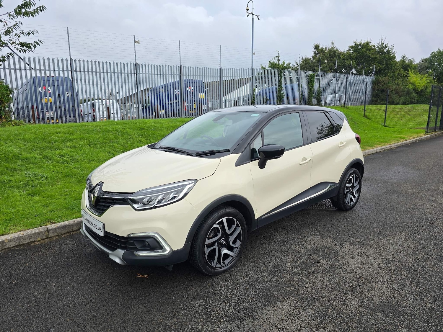 Used Renault Captur 2018 for sale - 76991741: Photo 3